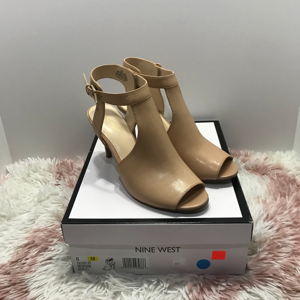 🌸 Cute Nine West open toe heeled boots 🌸